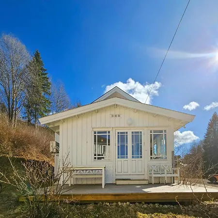 Сasa de vacaciones 3 Bedroom Lovely In *